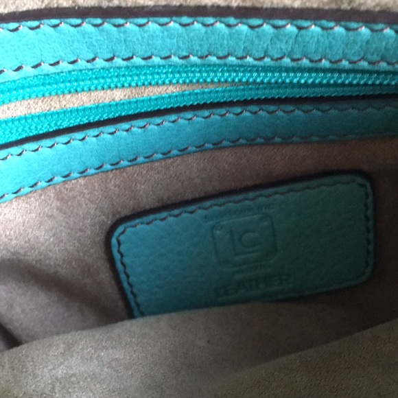 NEW never been used LIZ CLAIBORNE LEATHER Clutch/wristlet. - Picture 3 of 10